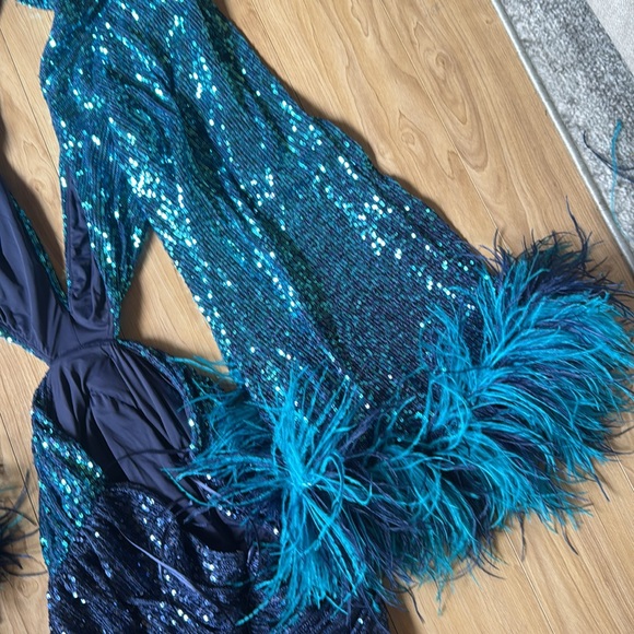 Cutout Feather-trimmed Sequined Tulle Mini Dress - Picture 8 of 8